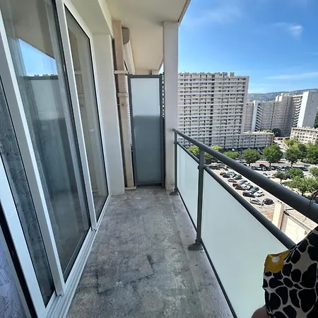 Plage, Stade Et Parking Prive Dans La Residence Marseille Extérieur photo